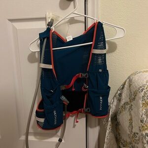 VaporAiress Lite 4 Liter Women's Hydration Vest